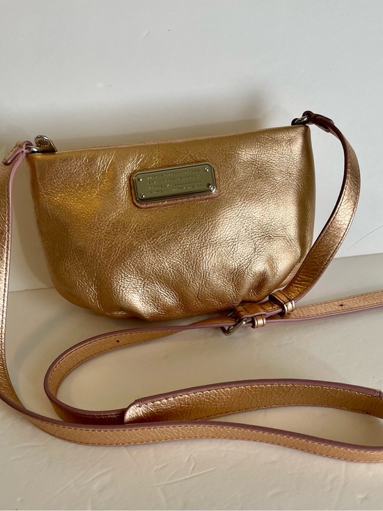 Marc By Marc Jacobs Handbags - Marc by Marc Jacobs Rose Gold Metallic Crossbody
